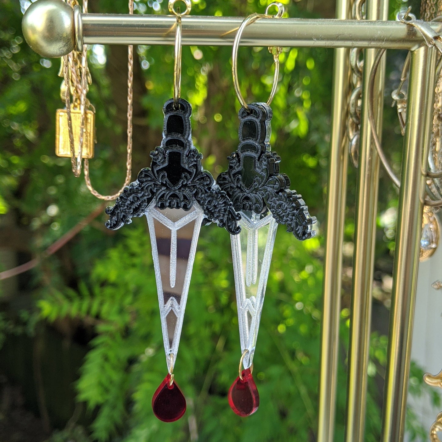 Dagger Hoops