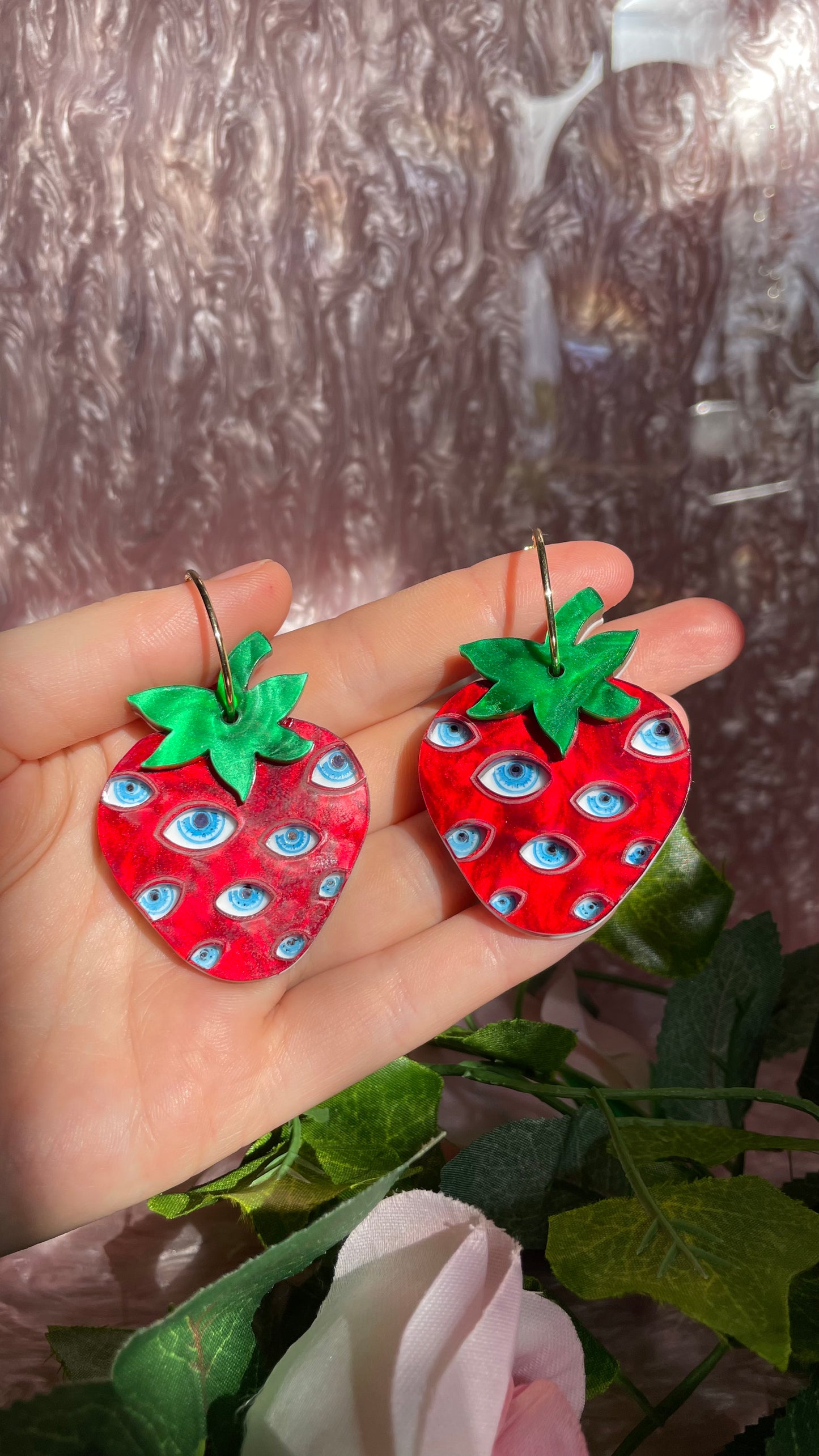 👁️ single strawberry 👁️
